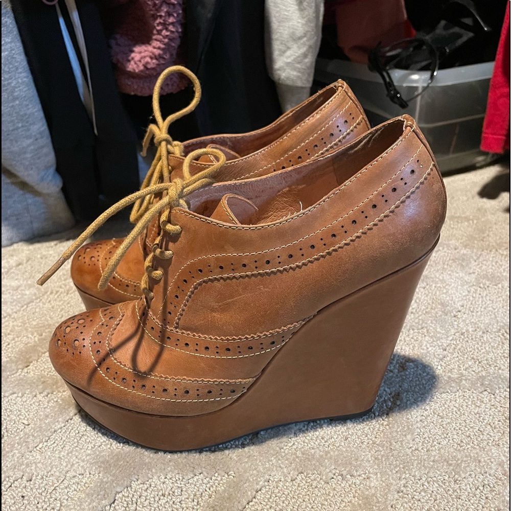 EUC Aldo Leather Lace up Wedge Oxford Style Shoes